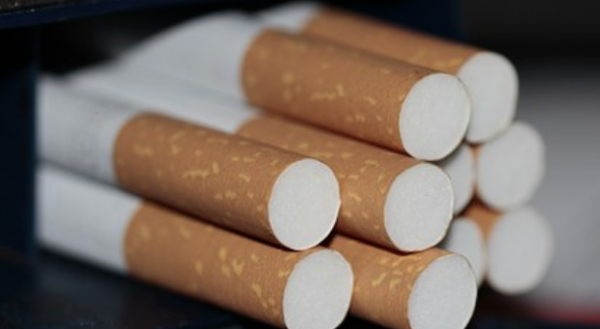 Mennyibe kerül egy doboz cigaretta? Hivatalos NAV cigi árak ABC rendben