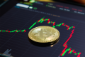 Mi ez a Bitcoin-őrület, amiről mostanában mindenki beszél?