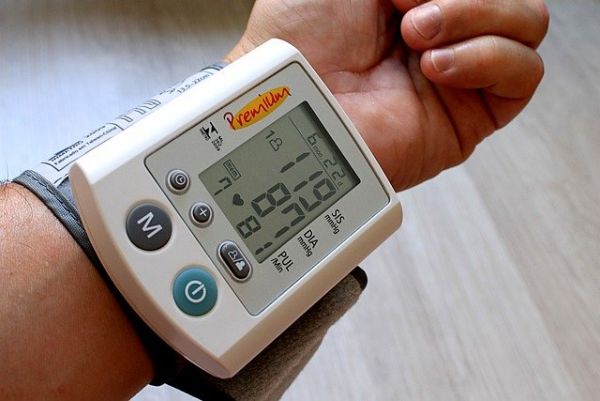 Vérnyomás 200 felett - magas vérnyomás tünetei és magas vérnyomás kezelése