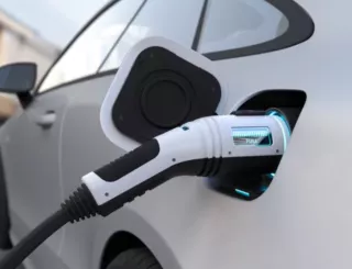 Kedvezményes napközbeni töltési időszakot vezet be az MVM Mobiliti