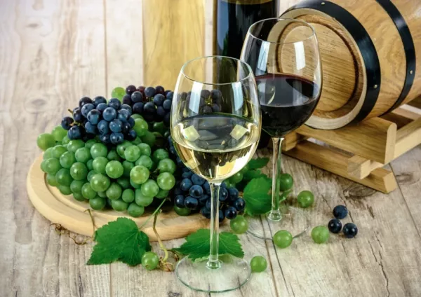 Mennyi kalória van a borban? Az édes borban mennyivel több a kalória, mint a száraz borban? Jobban hízlal az édes bor?