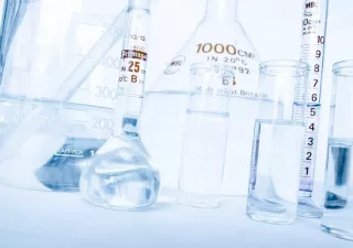 Komoly feladat megszerettetni a magyar diákokkal a kémiát