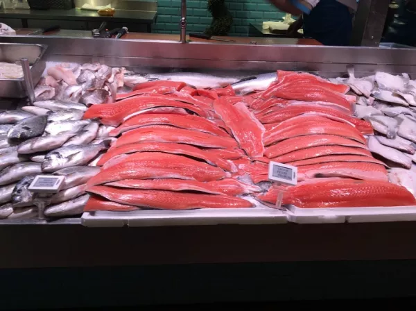 Halpiac Spanyolországban - milyen halakat árulnak a halpiacokon, mint pl. a Mercado Central de Atarazanas Malagában?