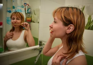 fogmosás szódabikarbónával