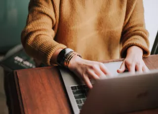 Hogyan ismerd fel az online átveréseket 2026-ban