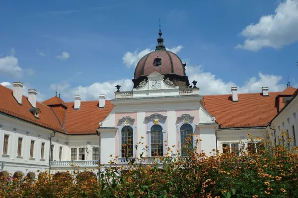 Hőkamerával erősítik a gödöllői királyi kastély biztonságát