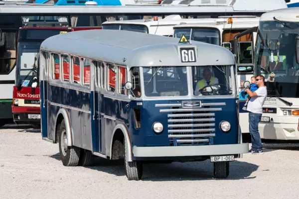ikarus busz régi