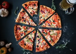 Mennyibe kerül a pizzázás 2026-ban?