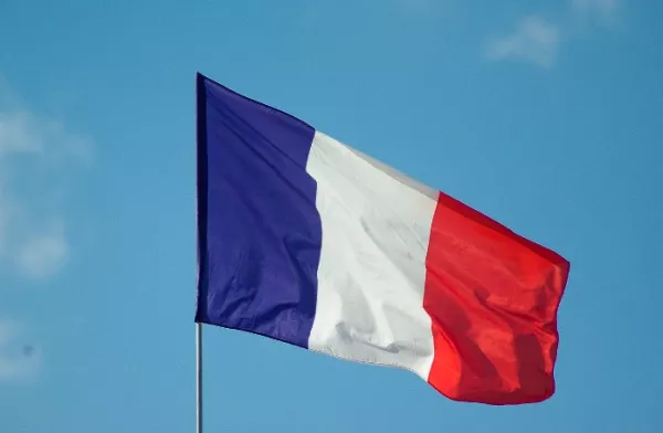 Megbukott a francia kormány