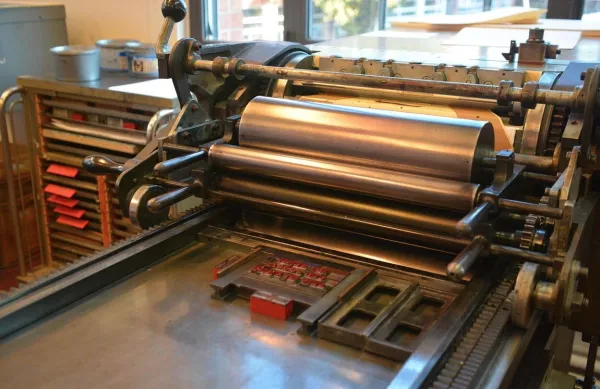 A kartonfigura-gyártás előnyei: mikor és miért van rá szükség?