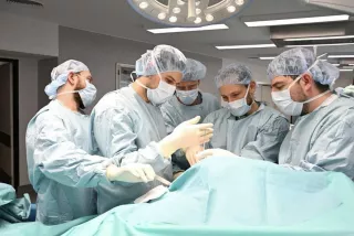 Kórházi ellátás esetén általában 50 százalék táppénz jár: mit jelent ez a gyakorlatban?