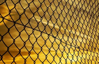 Elfogadták a jogszabályt! Kerítést csak így tudsz építeni a házad köré