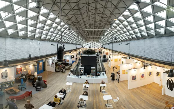 Több százmillió forint értékű műkincset nyel el a Bálna - jön a 8. Art and Antique Kiállítás és Vásár