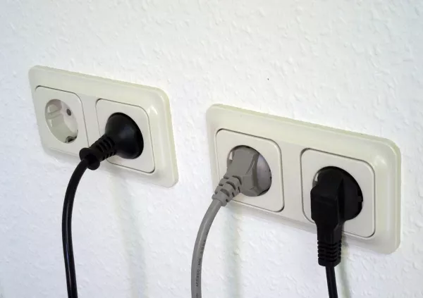 villamos energia áram egyetemes szolgáltató fogalma és jelentése Magyarországon