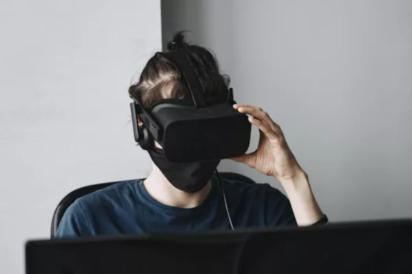 Hogyan változtathatja meg a mesterséges intelligencia és a VR az online szórakoztatás jövőjét