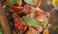 Füstös szenvedély: zöldfűszeres porchetta rumos ropogóssal