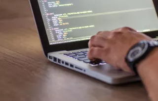 Hogyan alakítja át a mesterséges intelligencia az adatbázisok kezelését?