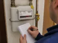 Hogyan írathatom át a gázórát költözés, ingatlanvásárlás, bérbeadás vagy haláleset miatt?
