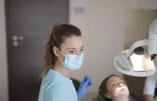 Az implantátumok: hogyan biztosítsuk a hosszú távú sikert?