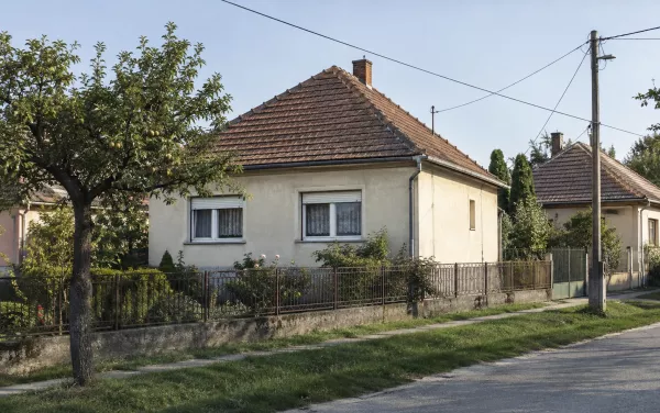 Kádár kocka felújítása
